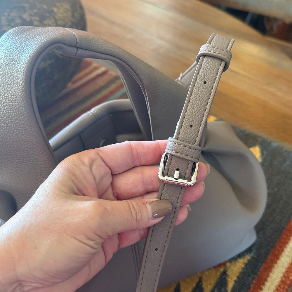 Elegant Taupe Handbag - Picture 9 of 13